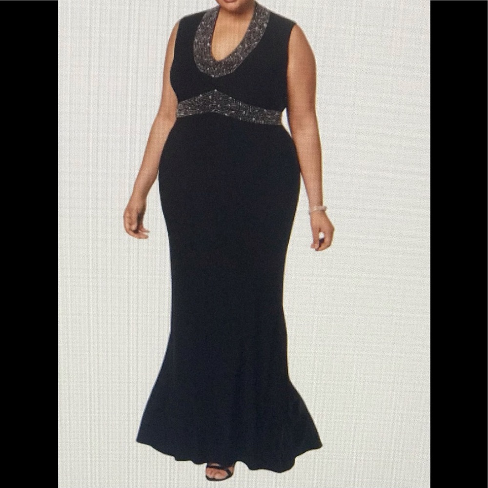Betsy & Adam Women's Plus Size Beaded Gown (Navy/Gunmetal)